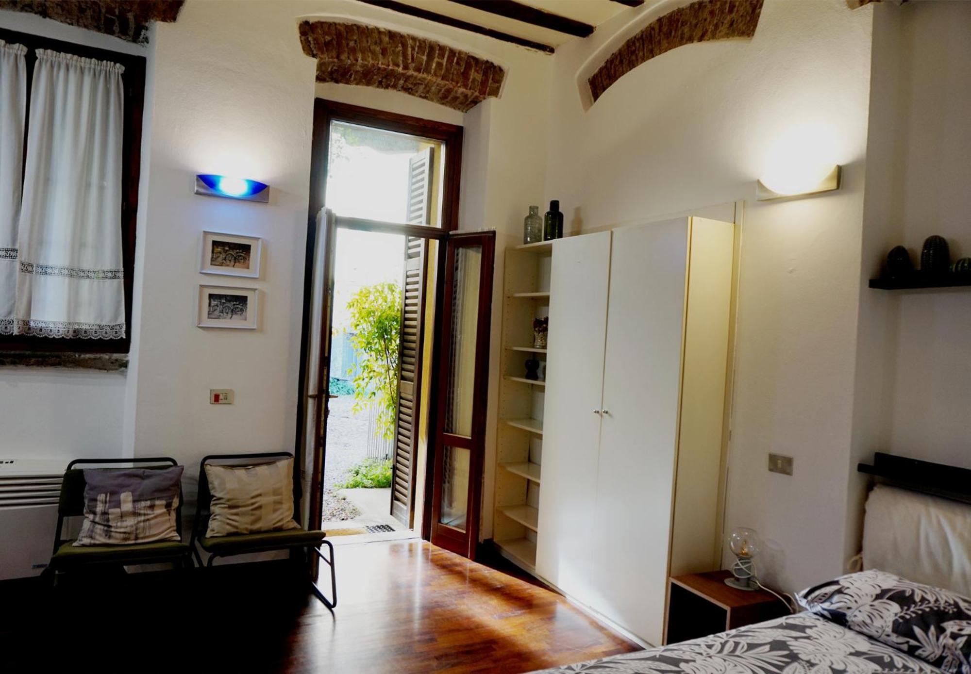 Studio Apartment Vicolo Lavandai Милано Екстериор снимка