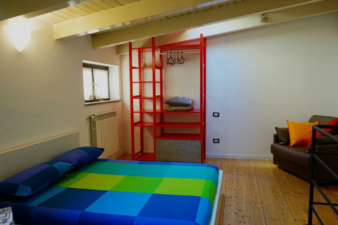 Studio Apartment Vicolo Lavandai Милано Екстериор снимка