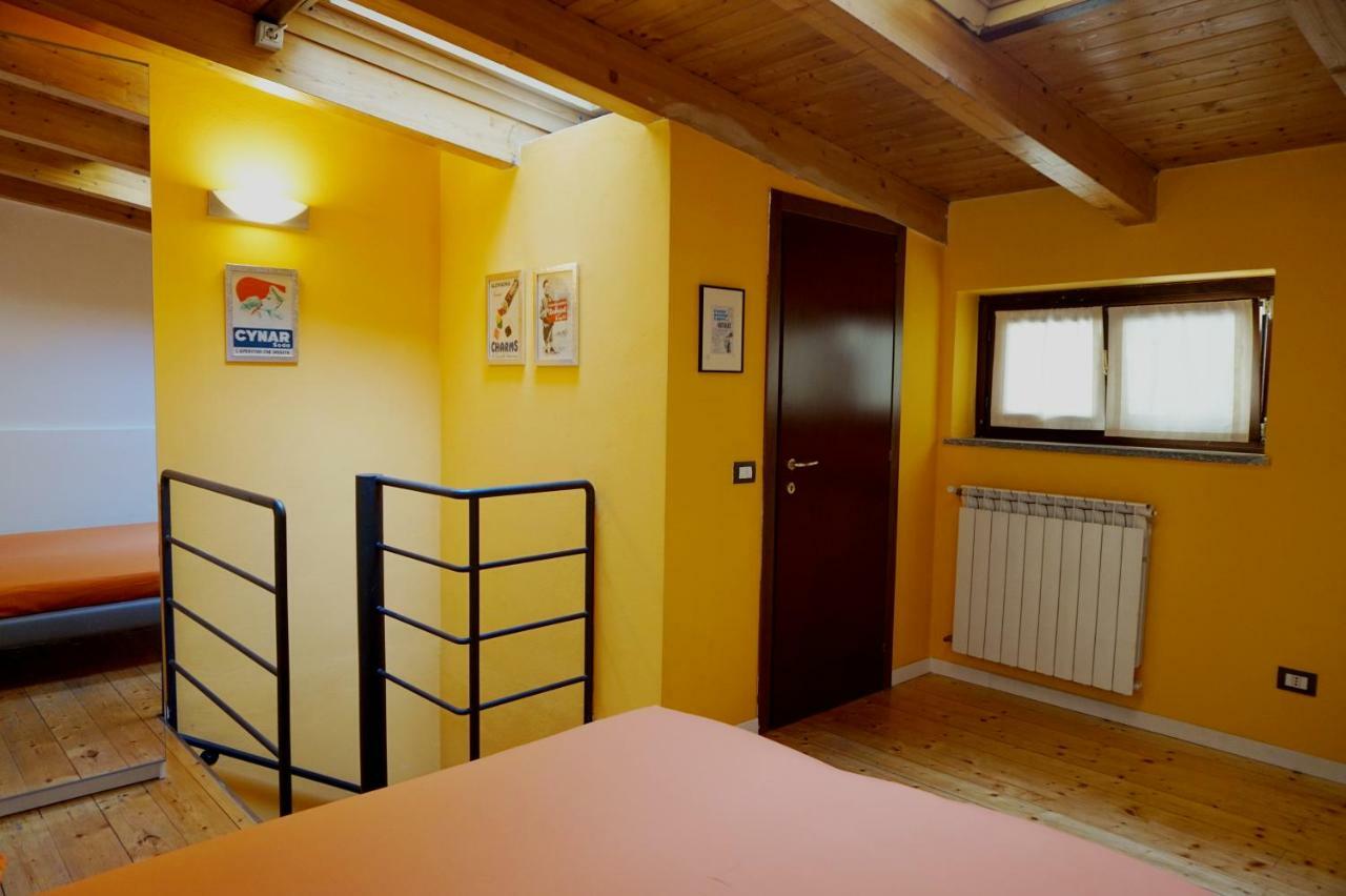Studio Apartment Vicolo Lavandai Милано Екстериор снимка